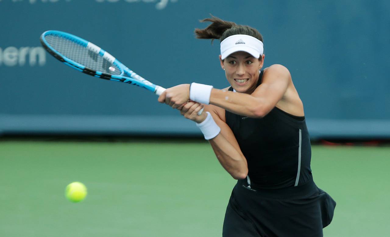 Garbiñe Muguruza es la máxima favorita para llevarse el US Open, la española paga 5 a 1, mientras que Karolina Pliskova paga 8 a 1. (Archivo)