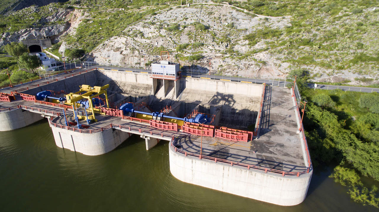 Actualmente la presa se mantiene a una capacidad del 56 por ciento de su nivel de Capacidad Máxima Ordinaria (Namo). (ARCHIVO) 