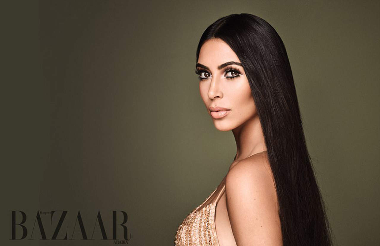 Kim Kardashian emula a Cher en sesión fotográfica