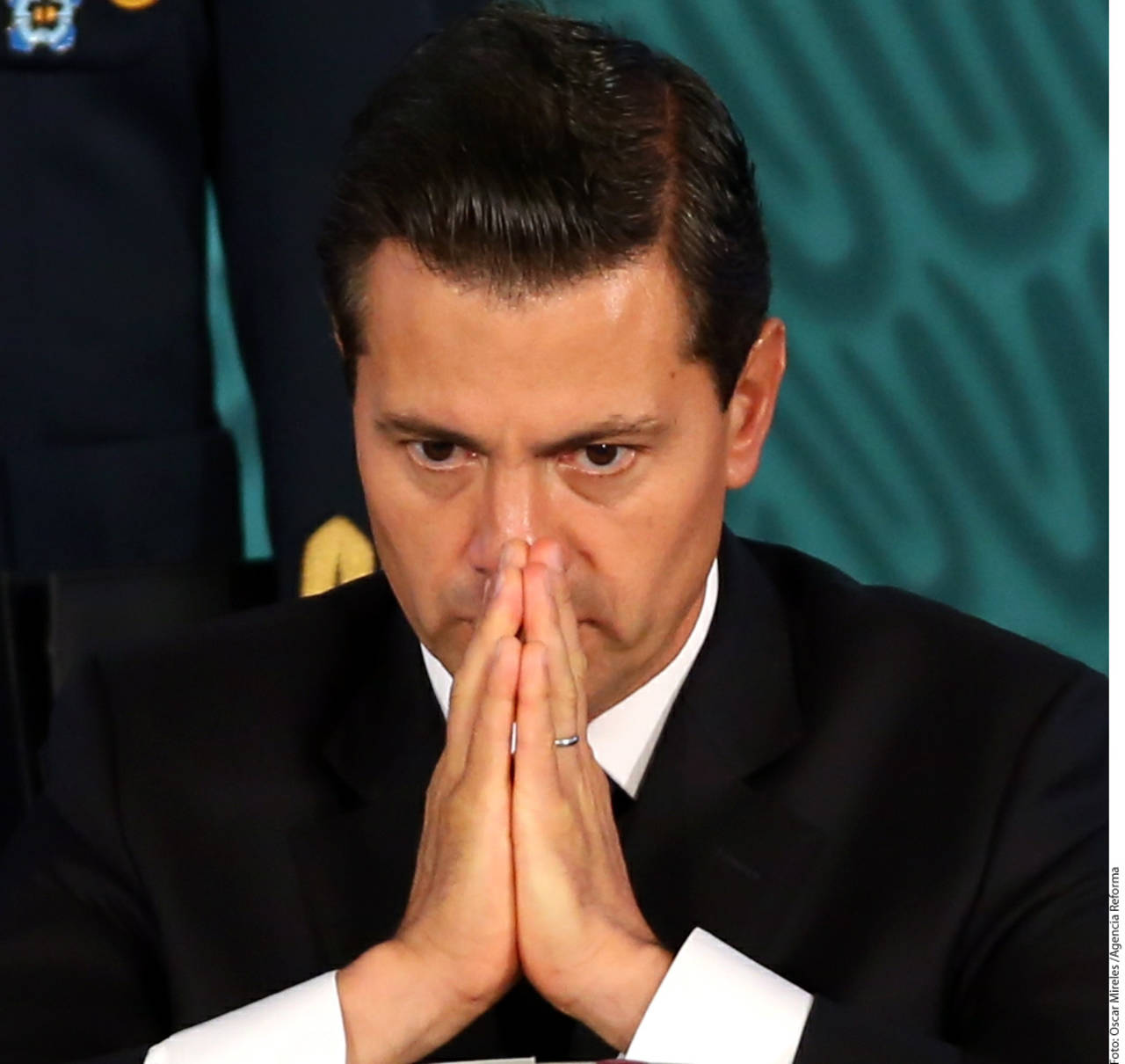 Una más. Peña Nieto solicitó a Claudio X. González pedirle a su hijo que dejara de criticarlo. La presidencia negó la versión. (AGENCIA REFORMA) 