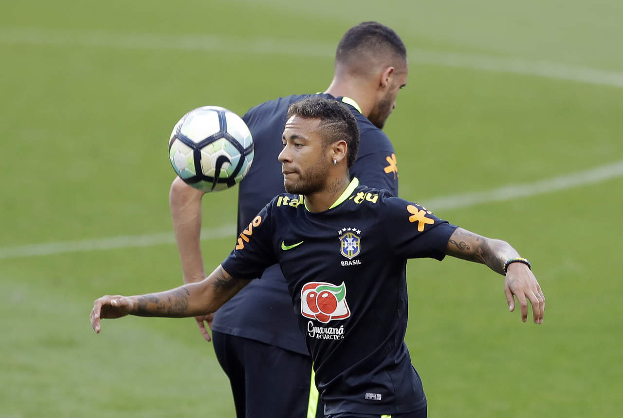 El fichaje del verano de Neymar por el PSG también ha sido líder en las redes sociales, siendo el más comentado por los usuarios desde el 30 de mayo hasta el 30 de agosto.
