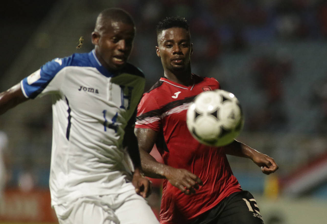 La selección de Honduras le ganó por 1-2 a su similar de Trinidad y Tobago con lo que se metió a la zona de repesca para el Mundial de Rusia 2018.