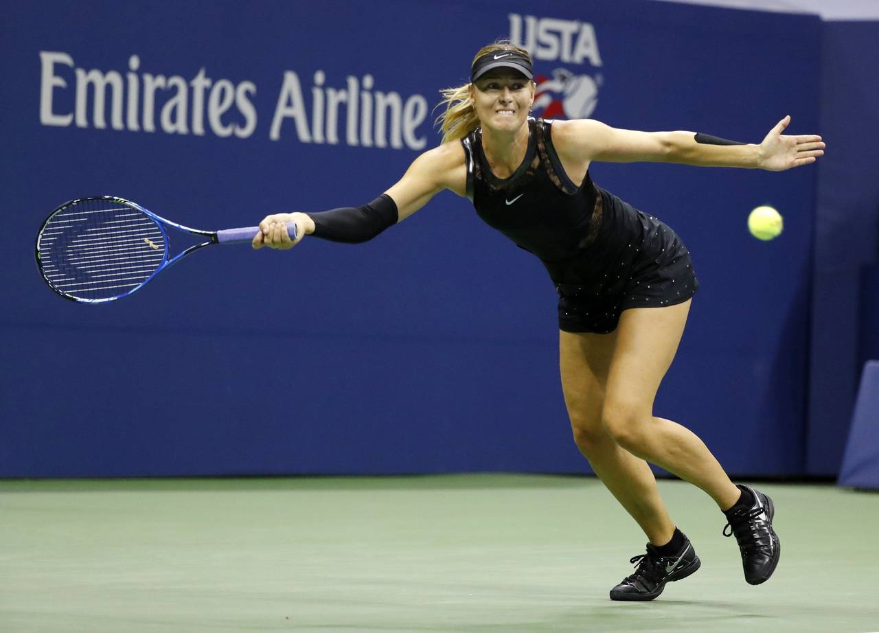 Maria Sharapova logró su boleto a los octavos de final del Abierto de los Estados Unidos tras vencer 7-5, 6-2 a Sofia Kenin. (EFE)