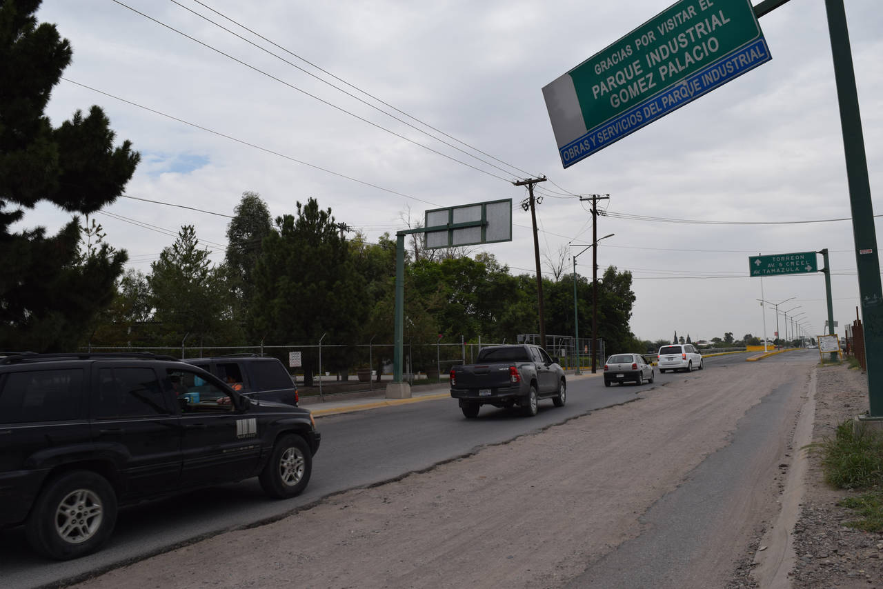 Incompleta. Desde que terminó la obra inducida no se ha repavimentado la Tamazula antes de llegar al puente Guadalupe Victoria, por lo que sólo se puede transitar en un carril hacia Torreón. (EL SIGLO DE TORREÓN) 