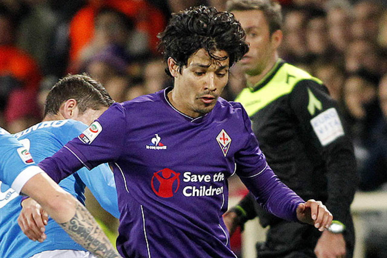 Matías Fernández jugó la última temporada con la Fiorentina. (Archivo)