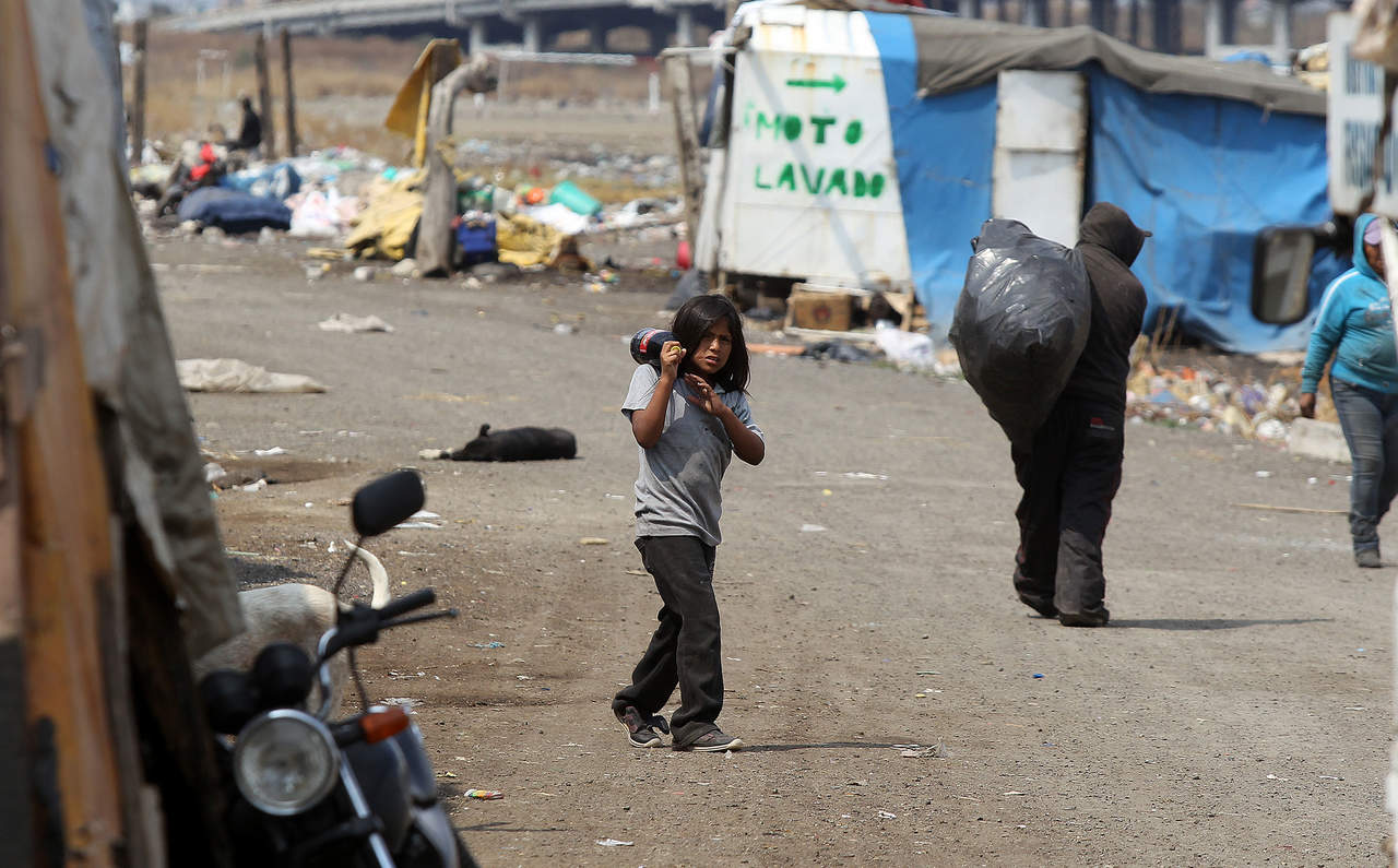 Es una trampa, porque son las mismas personas y territorios que están en la misma situación de pobreza o desigualdad o falta de oportunidades y que llevan 20 años en la misma situación, como es el caso de México, comentó el especialista. (ARCHIVO)