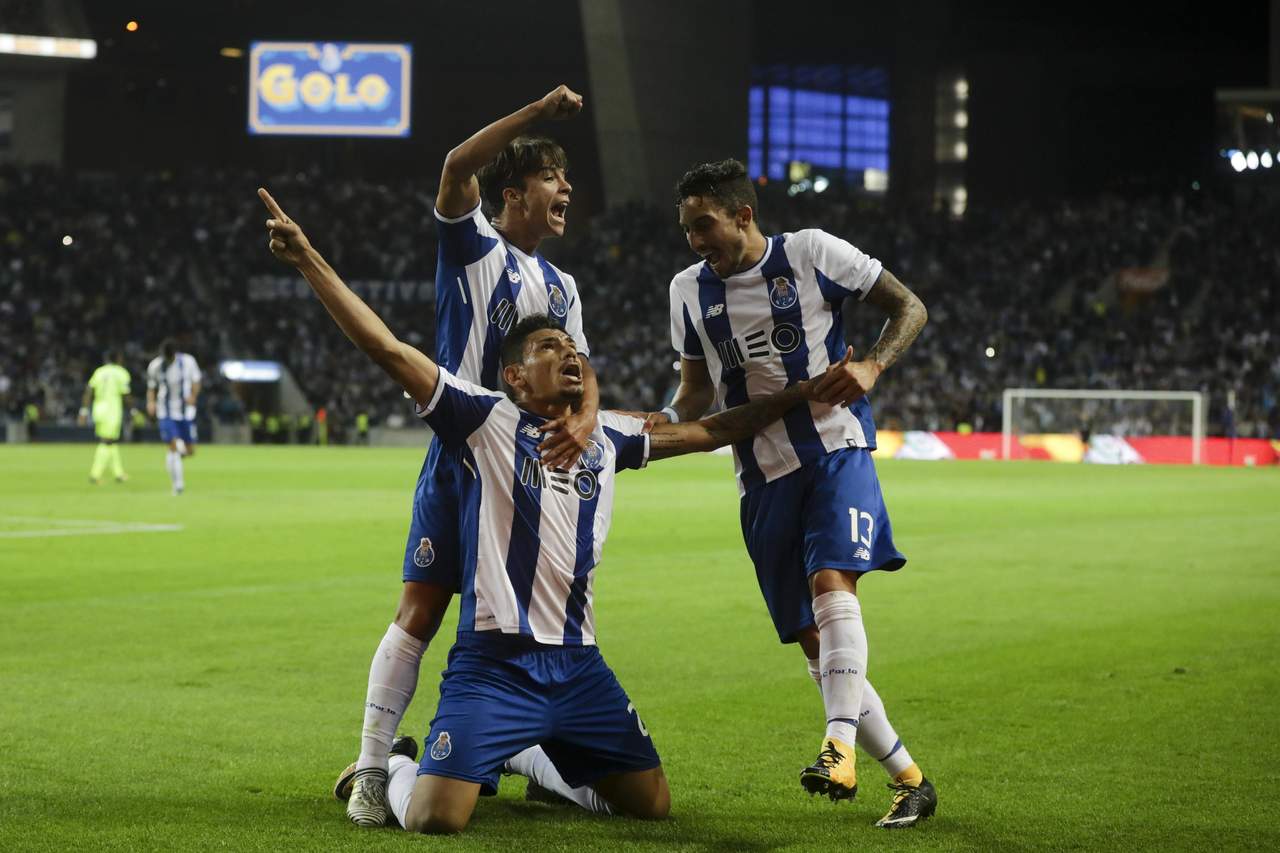Con la victoria ante Chaves, Porto lidera la Primeira Liga por diferencia de goles. (EFE)