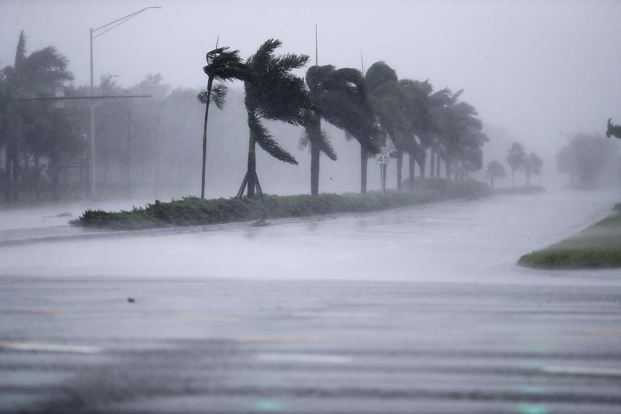 'Irma' prosigue su imparable avance hacia el territorio continental de Florida. (AP) 