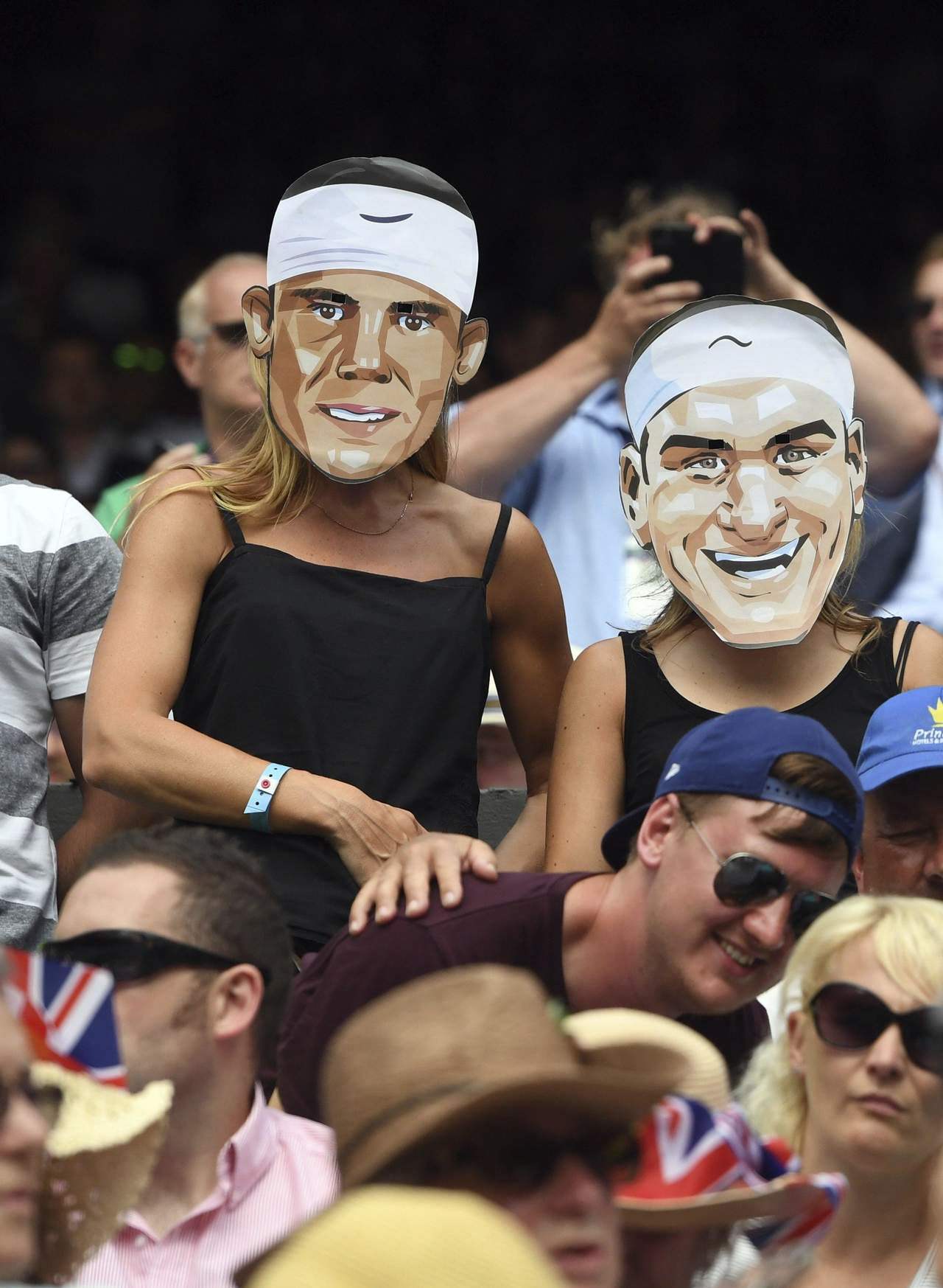 La rivalidad del suizo Roger Federer y el español Rafael Nadal ha sido trasladada hasta las tribunas de los torneos donde ambos tenistas se presentan.