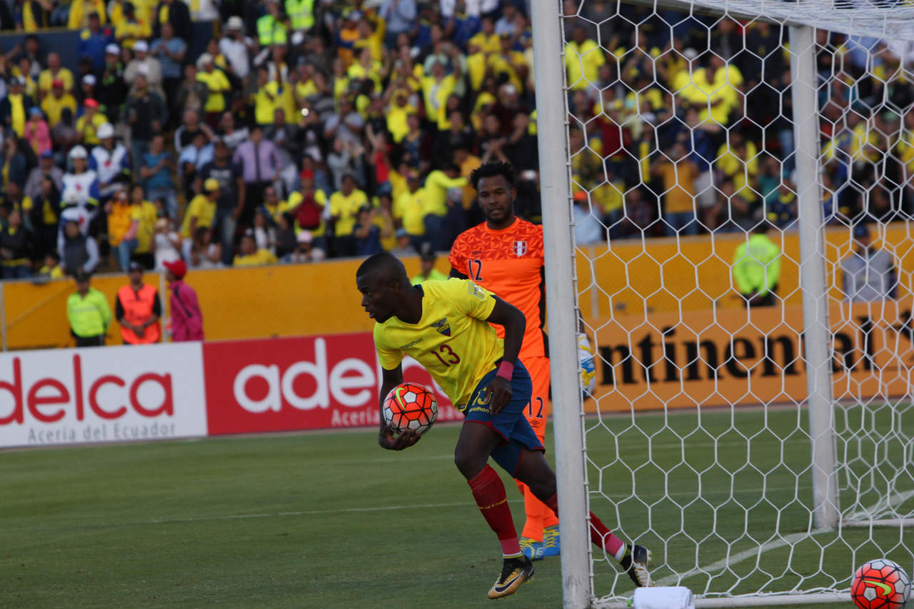 Valencia, de 27 años, ha participado en las dos últimas eliminatorias con Ecuador y fue mundialista en Brasil 2014 donde marcó tres goles.
