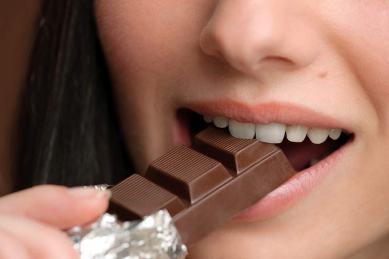 Mujeres, más adictas al chocolate que los hombres
