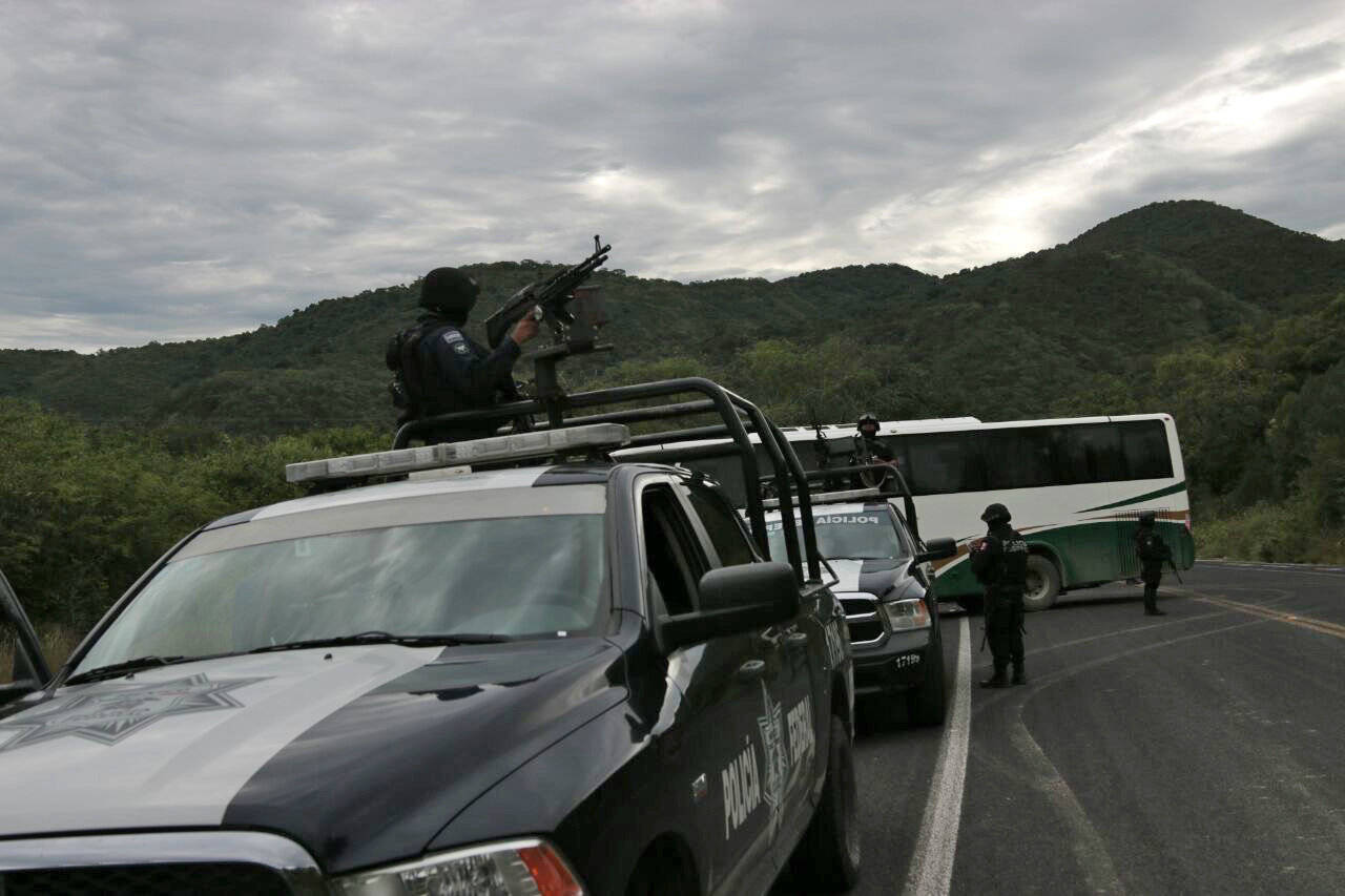 Caso. Resguardaron el autobús donde iban los estudiantes. (EL UNIVERSAL)  