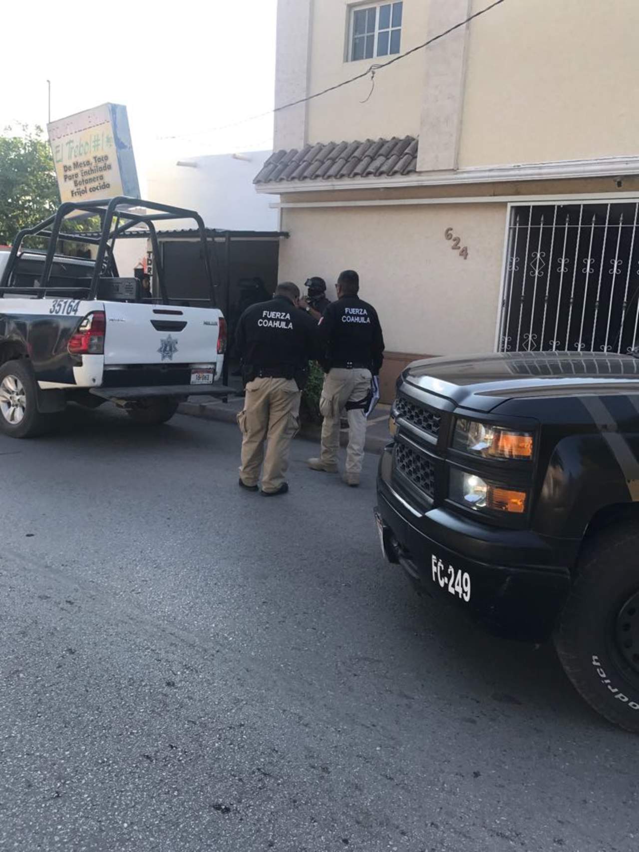 Al lugar acudieron elementos de la Policía Municipal y Fuerza Coahuila, quienes tomaron conocimiento del robo e indicaron a la parte afectada la forma de proceder. (EL SIGLO DE TORREÓN)