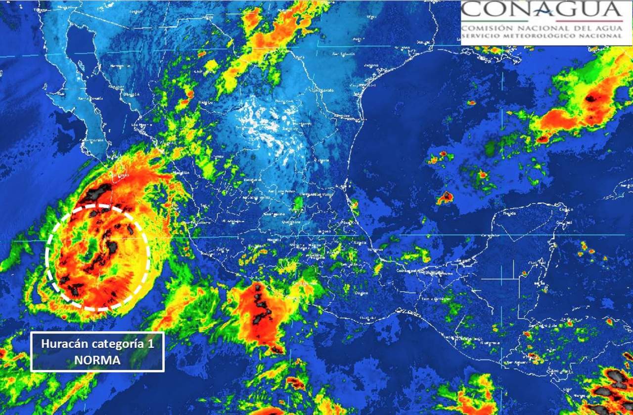 El huracán se mantiene estacionario a unos 400 kilómetros al sur de Los Cabos, sin embargo, el pronóstico es que continúe avanzando paralelo a la península y sus efectos se sientan a partir del lunes, en la zona sur del estado. (TWITTER)