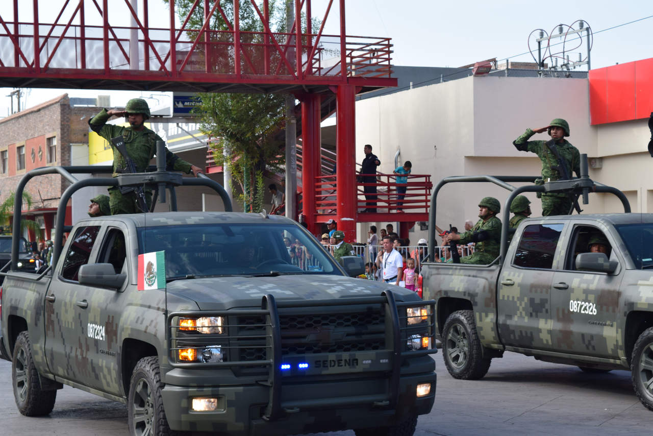 Abrió el contingente del Ejército Mexicano, que participa en Gómez Palacio con diferentes actividades.