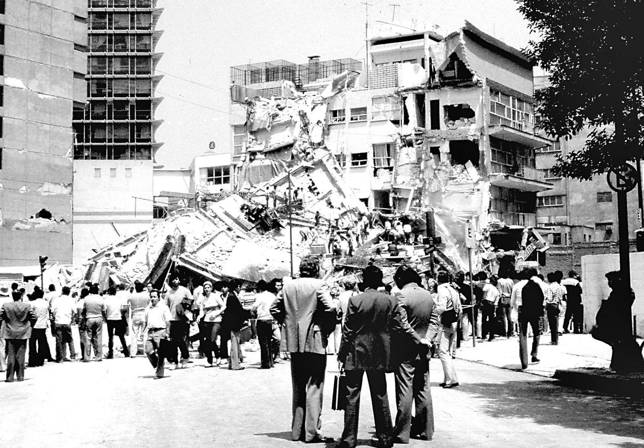 1985: Un fuerte terremoto viste de luto a México