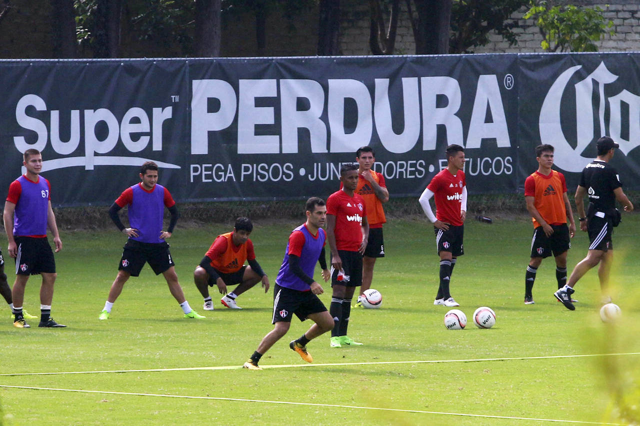 El jugador Rafael Márquez retomó ayer los entrenamientos con el equipo Atlas. Márquez regresa a entrenar con Atlas