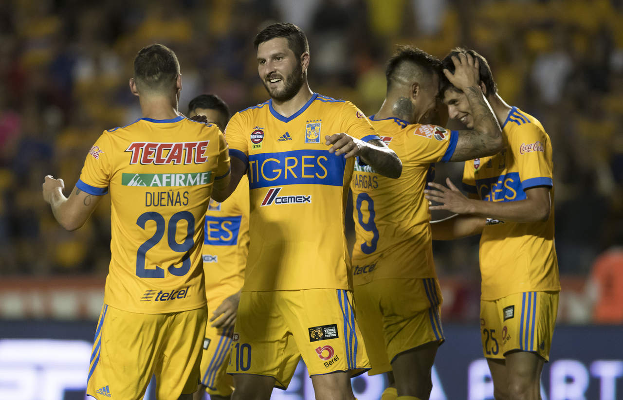 Desde el Villarreal han confirmado a EFE que éste ha sido un primer contacto, tanto para interesarse por sus amigos y conocidos en el club mexicano, como para ofrecer esta posibilidad.

