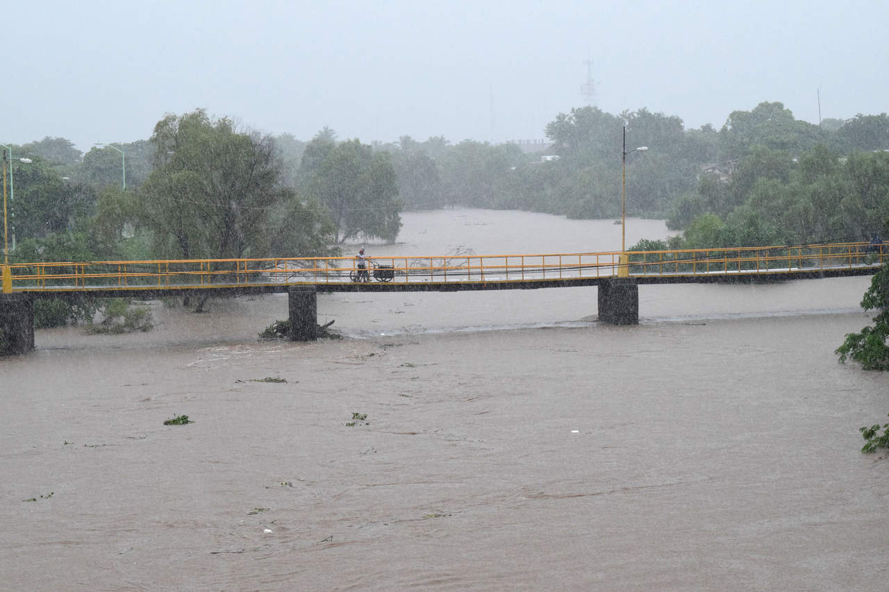 Para este jueves se prevén tormentas de muy fuertes a intensas en nueve entidades del país, informó el Servicio Meteorológico Nacional. (ARCHIVO)
