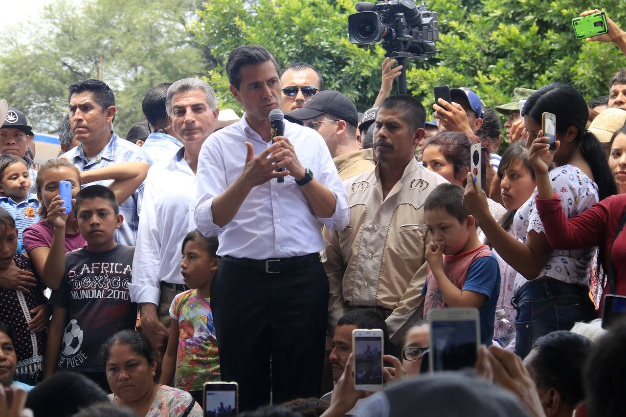Visita.  El presidente de México realizó una visita en la comunidad de San Juan Pilcaya en el municipio de Chiautla. (NOTIMEX)