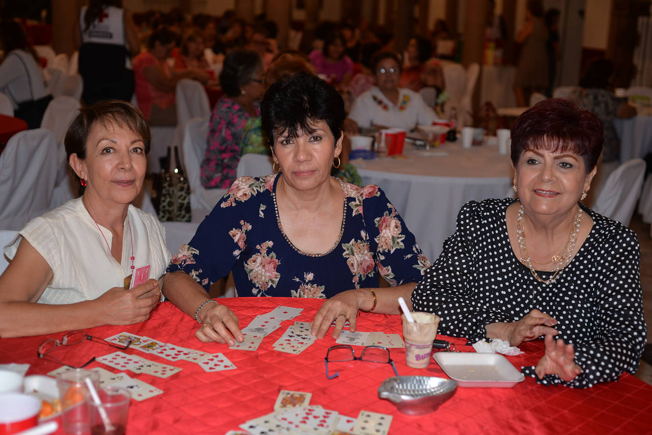 Delia, Guillermina y Yolanda.

