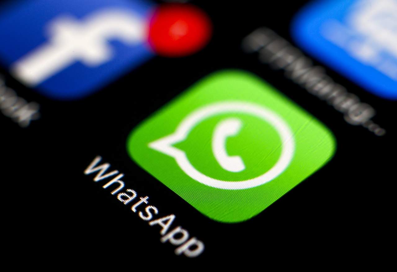 WhatsApp ayudó a conocer la localización de algunas personas que se encontraban atrapadas bajo polvo y cascajo. (ARCHIVO)