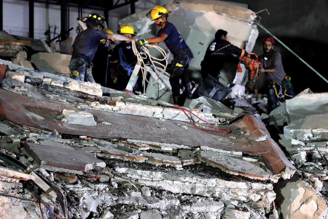 Por otra parte, la Secretaria de la Defensa Nacional (Sedena) puntualizó que no empleará maquinaria pesada en la remoción de los escombros de inmuebles dañados por el sismo. (ARCHIVO)