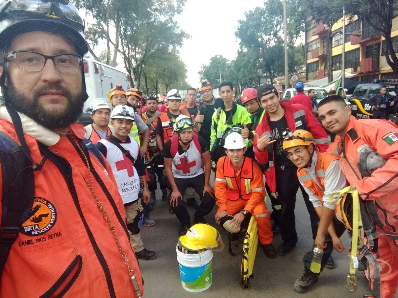 Los laguneros viajaron el pasado 20 de septiembre a la Ciudad de México a apoyar en las labores. (CORTESÍA)