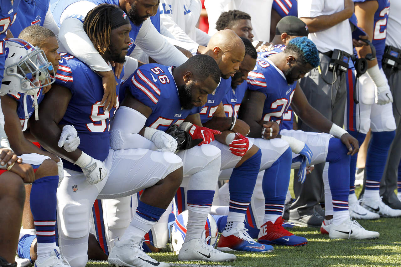 Esta vez, a los jugadores también se les unieron en la protesta algunos entrenadores en jefes y varios dueños de los equipos de la NFL, involucrados por las recientes críticas de “falta de patriotismo” y “autoridad”. (AP)