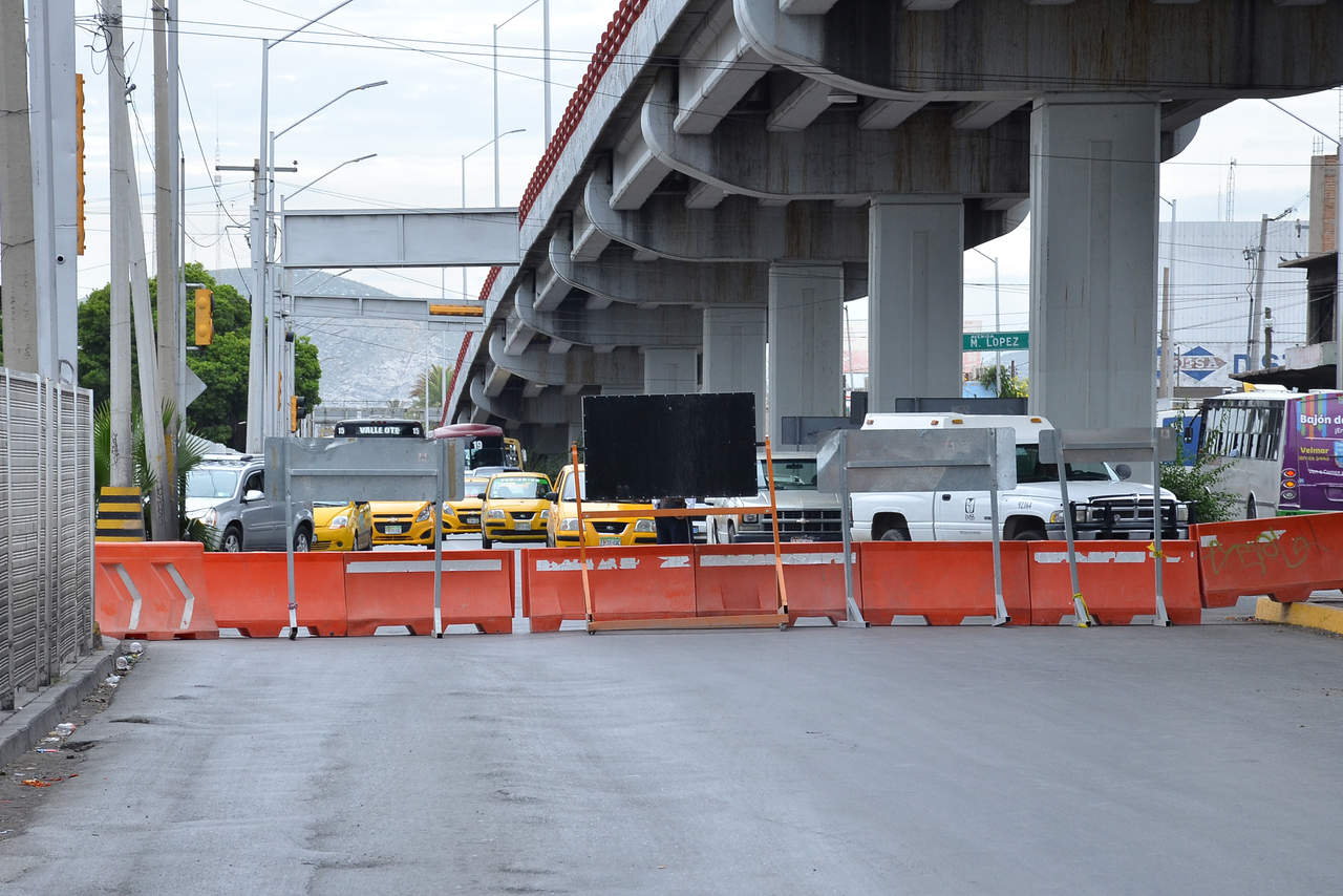 Se realizarán aquí las obras de construcción del carril de concreto por donde pasarán los camiones del nuevo Sistema de Transporte Metropolitano que cubrirá el servicio entre Torreón y Matamoros.  (FERNANDO COMPEÁN)