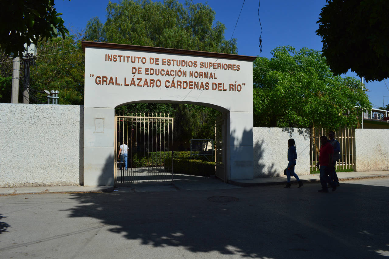 Escuela. Alumnos del Instituto de Estudios Superiores Lázaro Cárdenas del Río obtuvo casi el 100% de idoneidad en examen. (EL SIGLO DE TORREÓN)