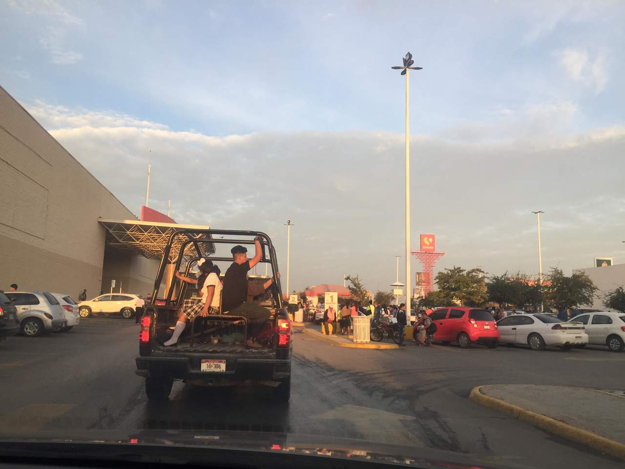 Evacuan dos colonias de Torreón por fuga de amoniaco