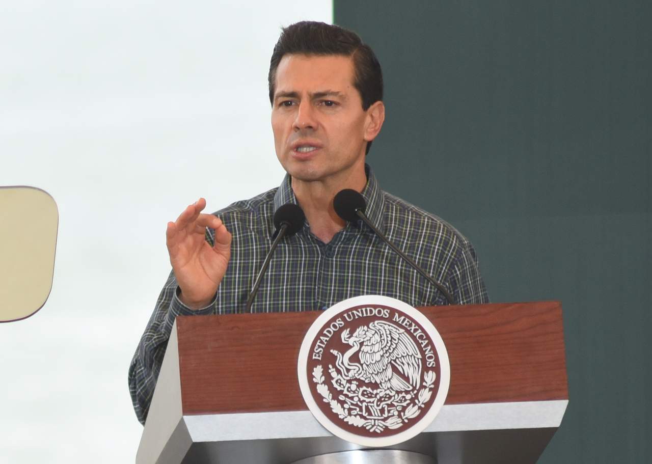 El presidente Enrique Peña Nieto realizará la primera declaratoria de Zonas Económicas Especiales para Puerto Chiapas, Lázaro Cárdenas y Coatzacoalcos. (ARCHIVO)