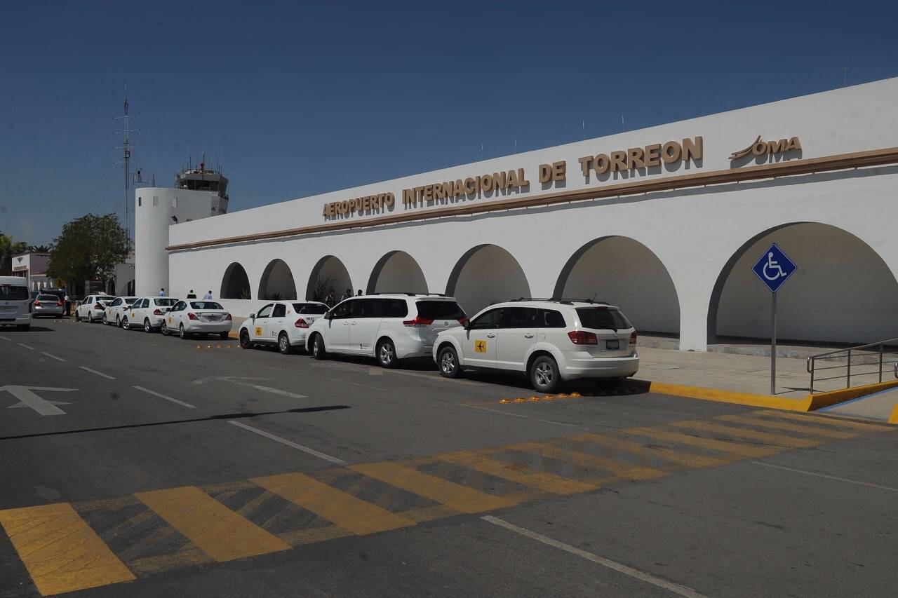 Detienen a colombiano en aeropuerto de Torreón con pieza arqueológica