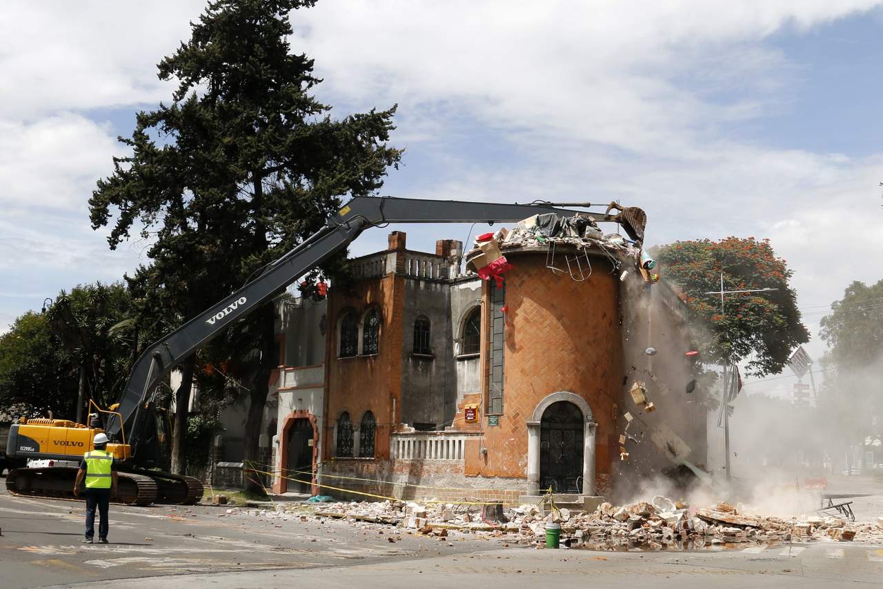 Además, señaló, los propietarios de las casas que no sufrieron daños mayores recibirán material de construcción. (ARCHIVO)