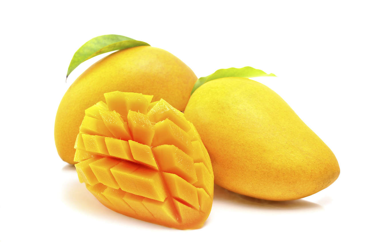 El mango es rico en fibra, la cual auxilia contra problemas del estreñimiento y para sentirse satisfecho más pronto. (ARCHIVO) 