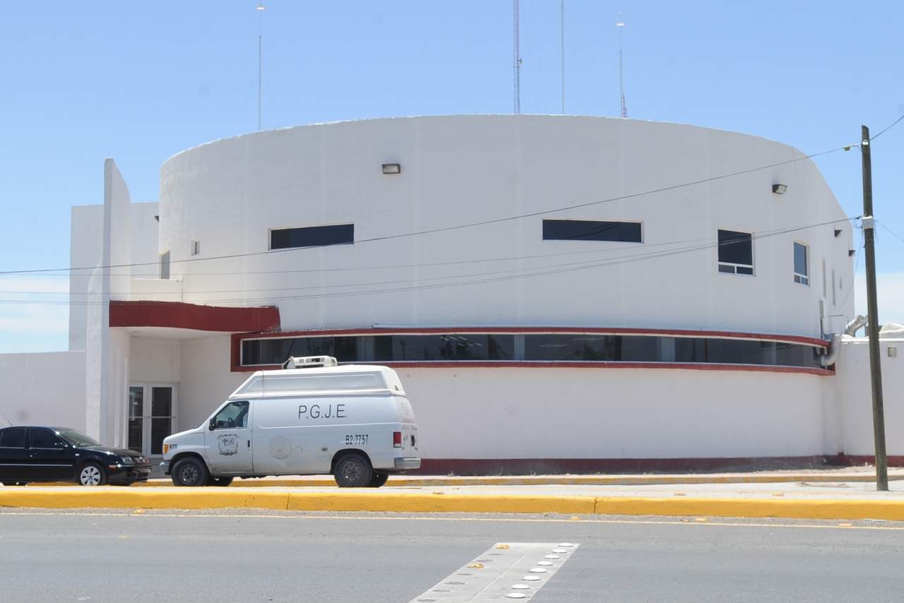 Personal de la Fiscalía ordenó el traslado del cuerpo del hoy occiso a las instalaciones del Servicio Médico Forense para la necropsia de Ley.  (ARCHIVO) 
