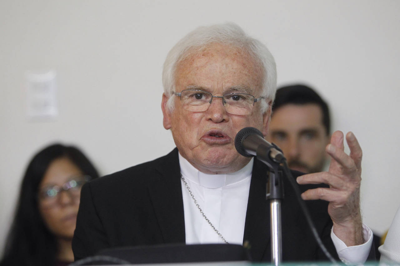 Estrategia. El obispo de Saltillo, Raúl Vera López, dijo que la estrategia de usar la corrupción ha dañado la base de la economía. 
