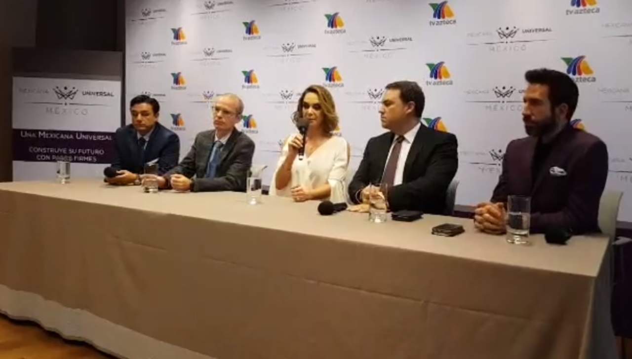 Esta mañana, Lupita Jones y directivos de la Televisora del Ajusco firmaron un contrato para hacerse cargo en conjunto del certamen. (ESPECIAL) 
