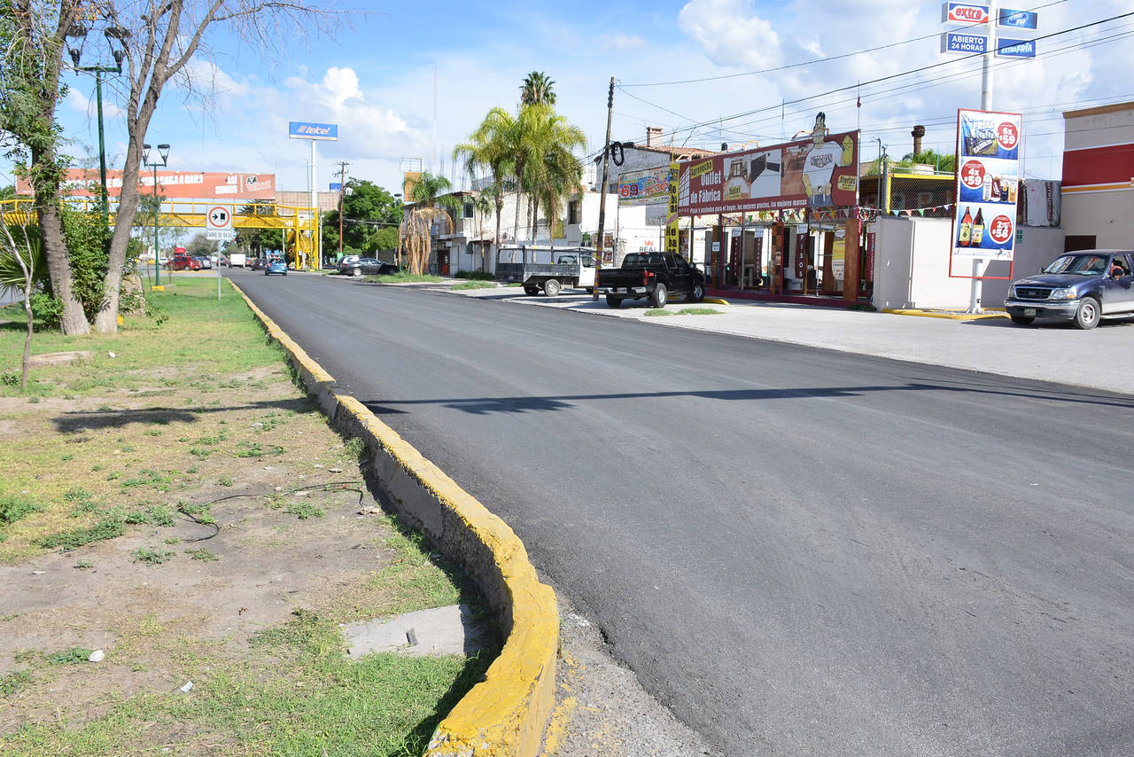 Opinión. El pavimento nuevo que se coloca en la avenida Juárez oriente, desde la Cuauhtémoc hasta la Diagonal Reforma justifica las molestias y críticas de los automovilistas, según el SIMV. (FERNANDO COMPEÁN)