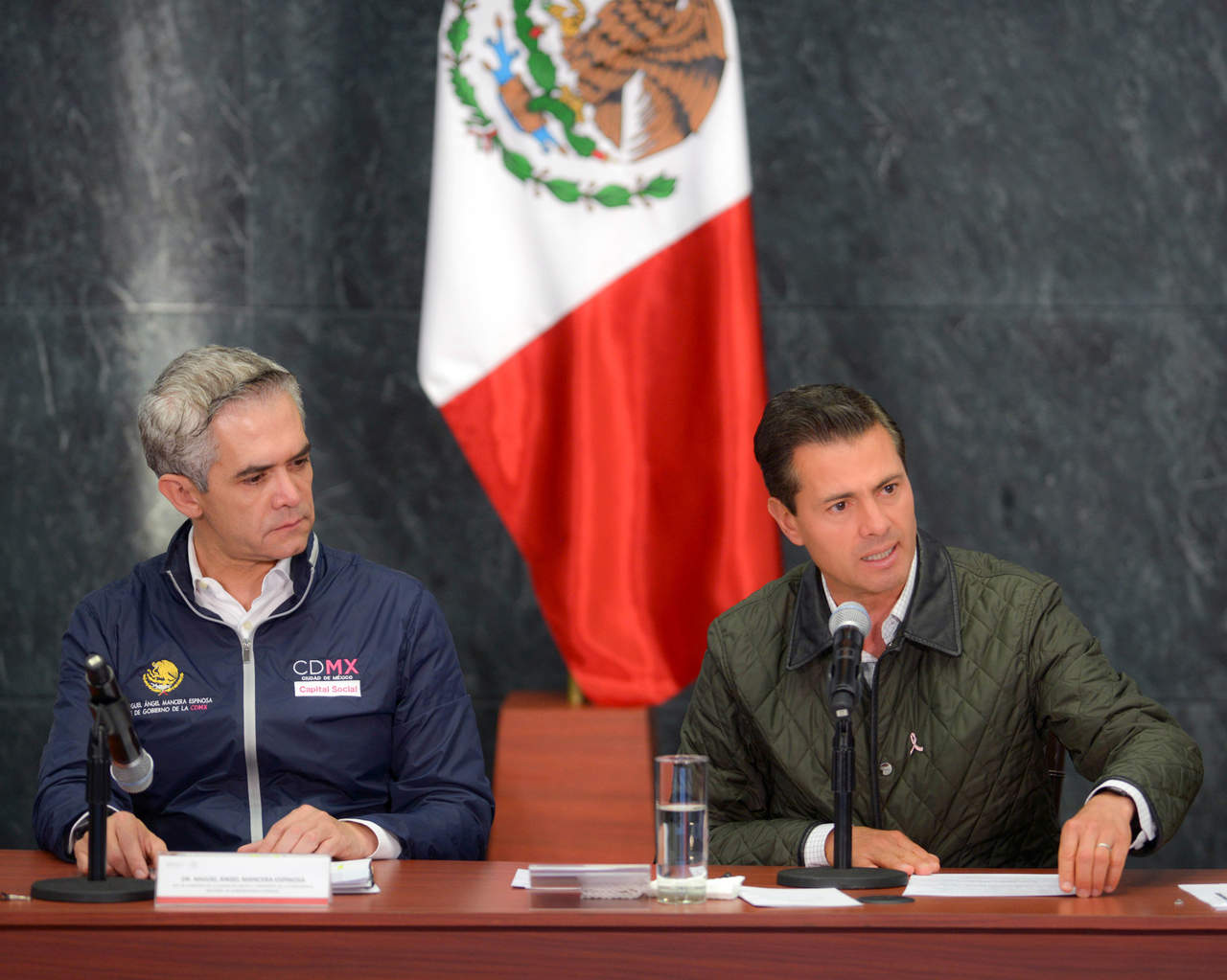 El Presidente Enrique Peña Nieto aceptó revisar las reglas de operación de los diversos mecanismos para enfrentar la emergencia por el sismo del 19-S. (EFE)