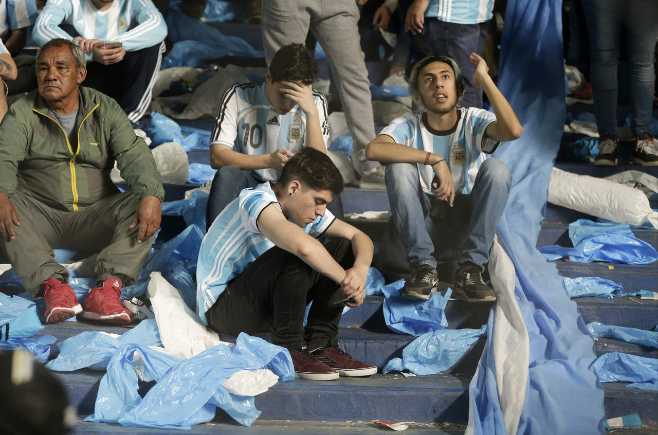 Argentina, con un pie fuera del Mundial
