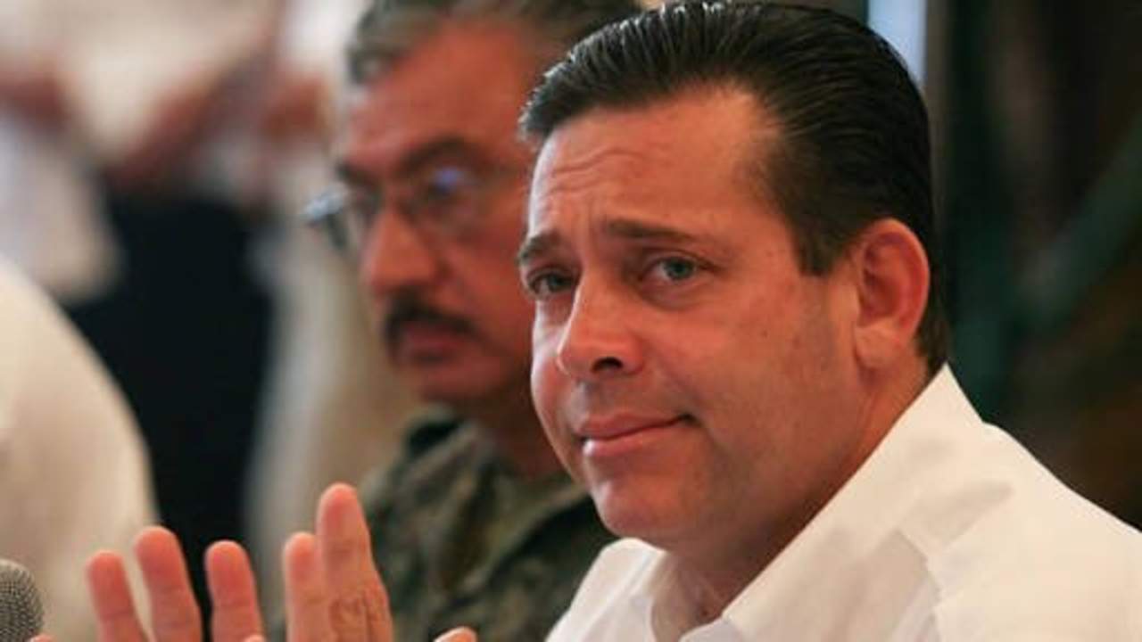 El exgobernador de Tamaulipas, Eugenio Hernández, fue detenido este viernes por la Procuraduría General de Justicia del estado por los delitos de peculado y lavado de dinero. (TWITTER)