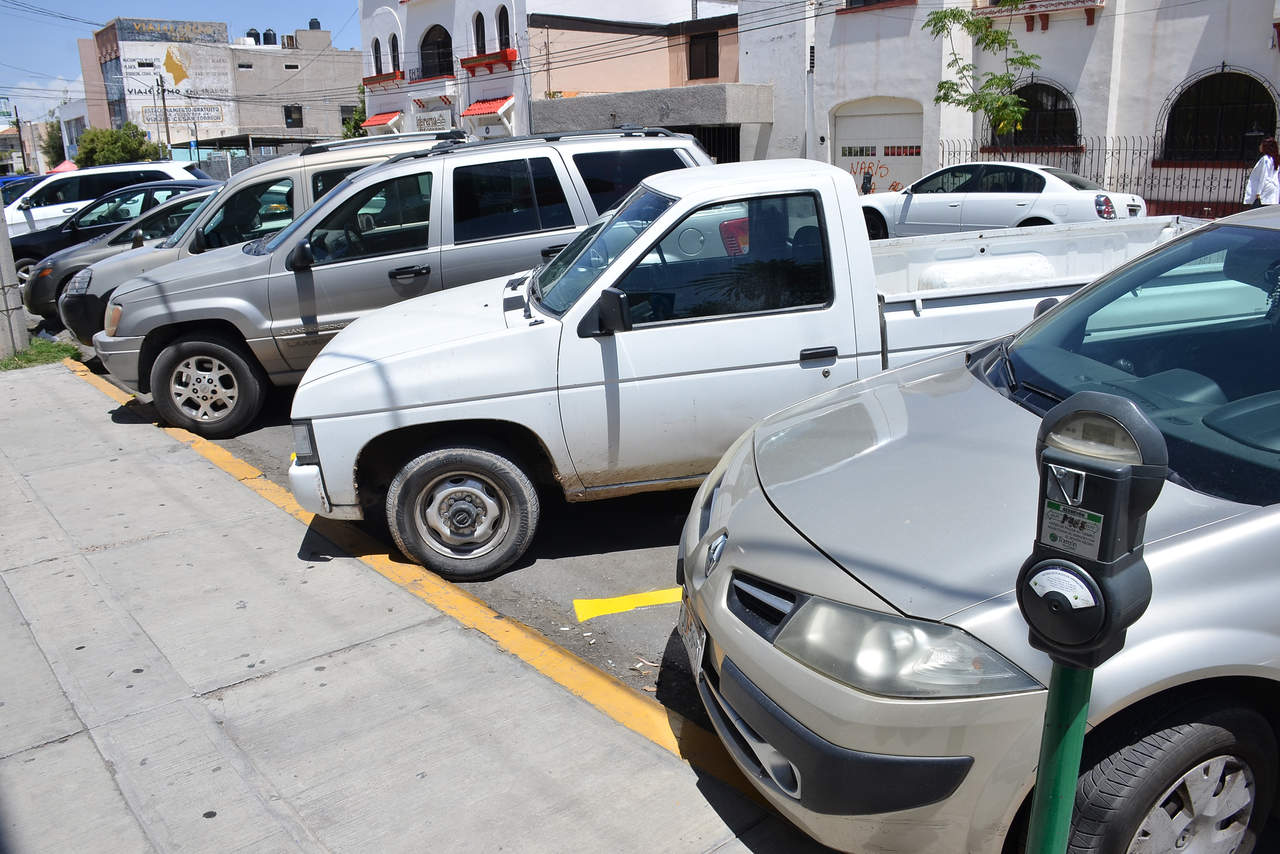 El Implan señala que en La Laguna hay 260 vehículos por 1,000 habitantes; un automóvil para cada 3.8 laguneros, sumando un total de 341,000 vehículos registrados. 