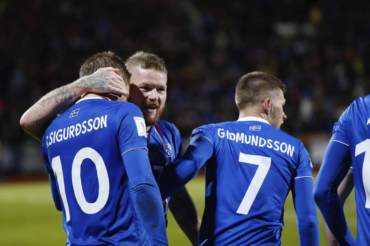 Una espectacular progresión que vivió un antes y un después con la clasificación para la Eurocopa de Francia 2016, en la que el equipo islandés, que alcanzó los cuartos de final, y su festiva afición se ganaron el corazón de aficionados de todo el mundo.
