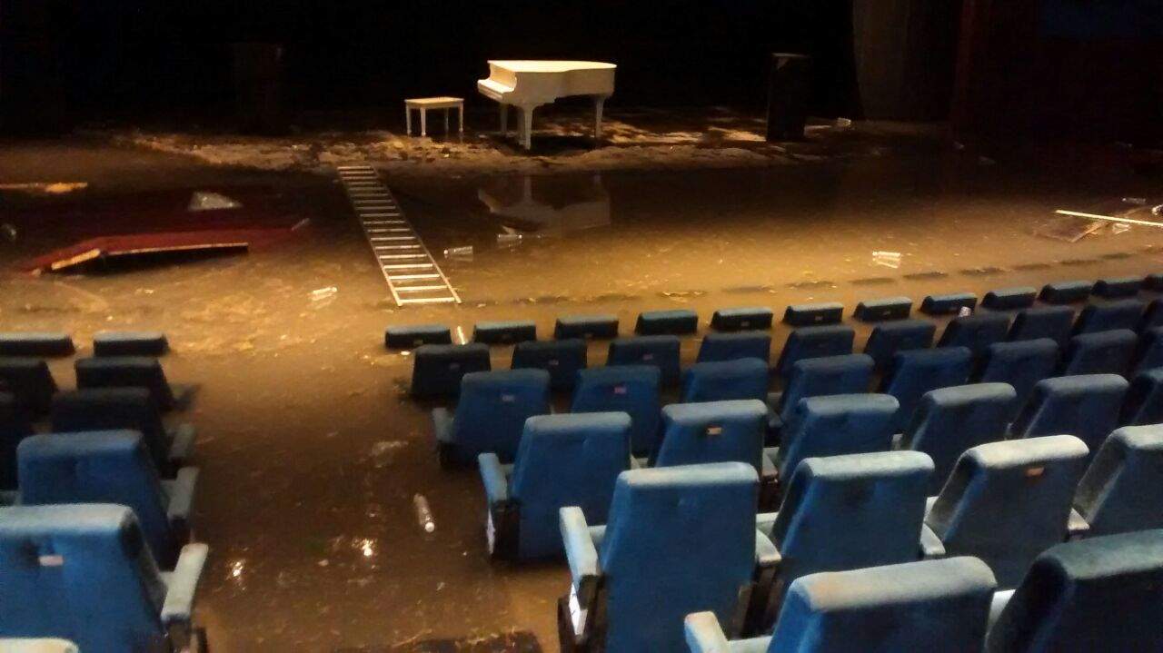 El agua ingresó al teatro Alberto M. Alvarado en Gómez Palacio. 