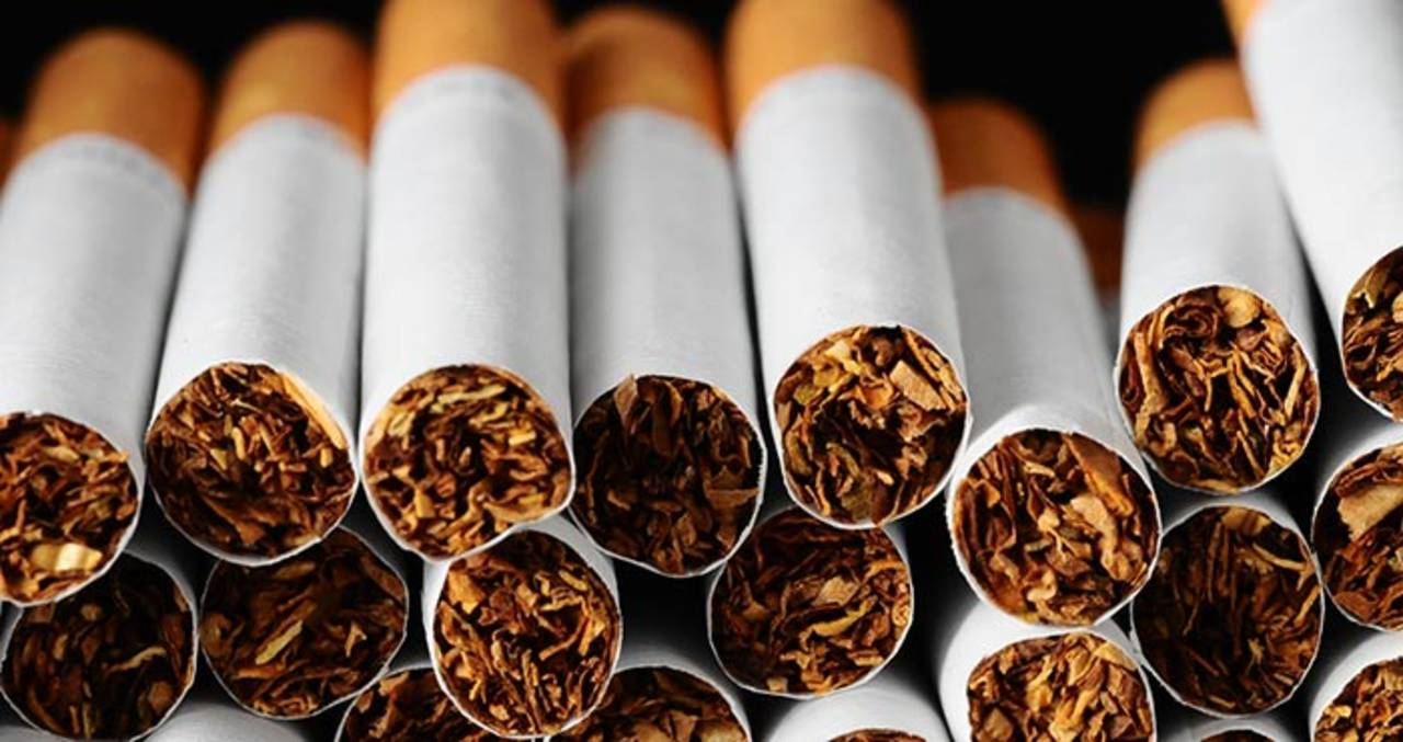 Impuestos. Esperan incrementar el Ieps que se paga a los consumidores de cigarros en el país. (ARCHIVO)