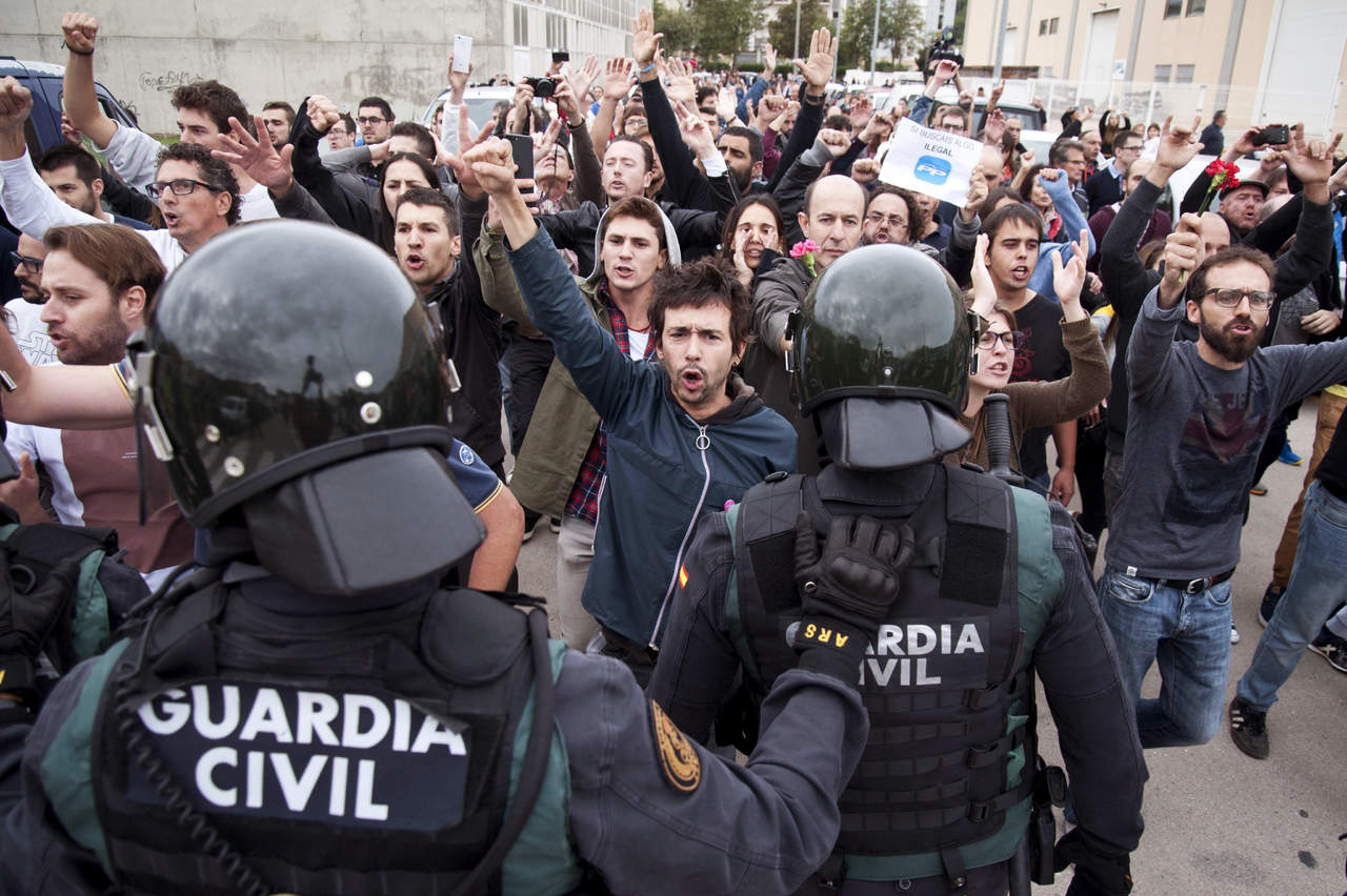Denuncian a policía española por uso de fuerza excesiva en Cataluña