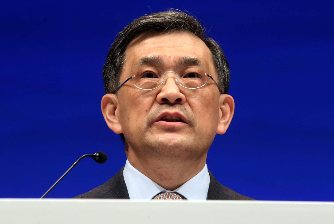 Renuncia presidente de Samsung cuando la firma alcanza ganancias récord