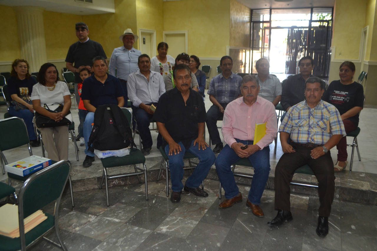 Reunión. Esta primera asamblea de organización comenzó ayer domingo en Torreón minutos después de las once de la mañana. (ANGÉLICA SANDOVAL)